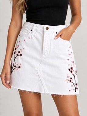 Driftwood White Denim Mini Skirt Floral Embroidered Cherry Blossom Raw Hem 25